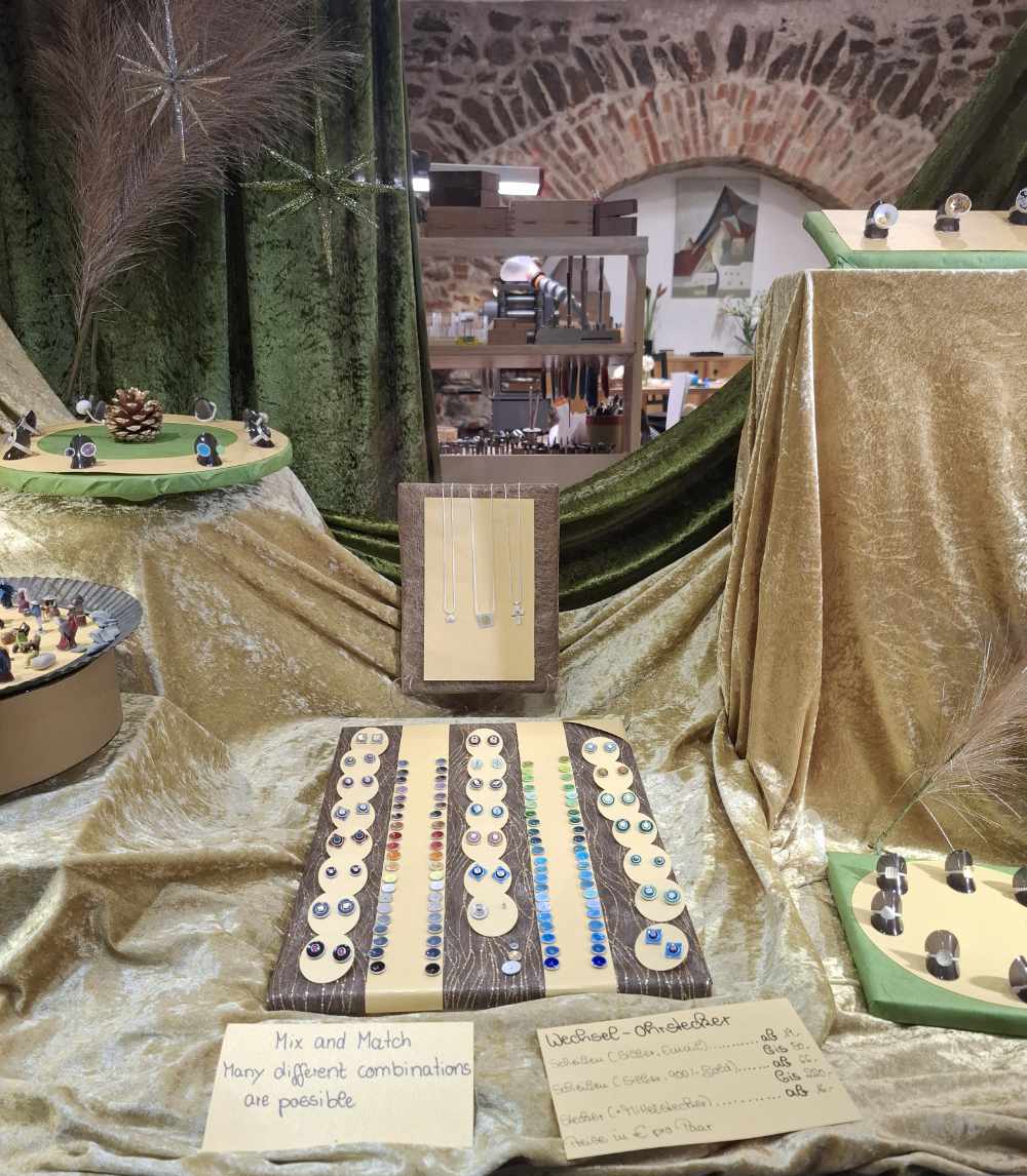 Julia Zanella 11 25 1000055560