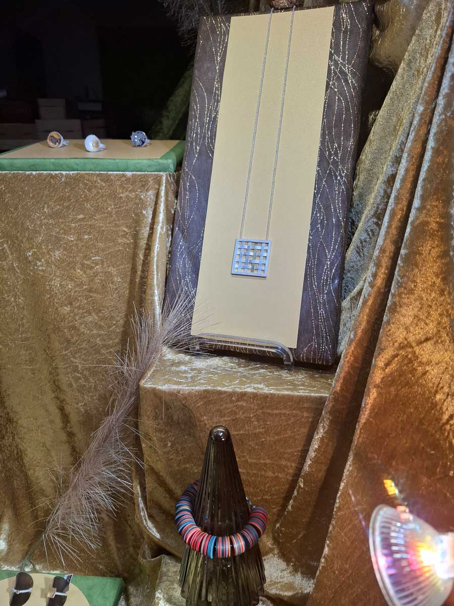 Julia Zanella 11 25 1000056130