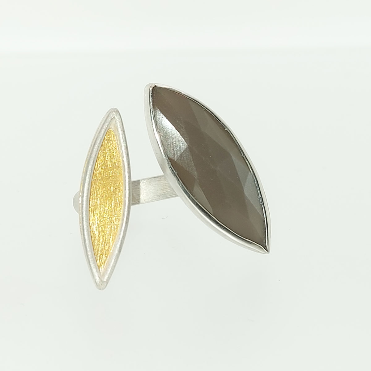 Julia Zanella 20231207 230800